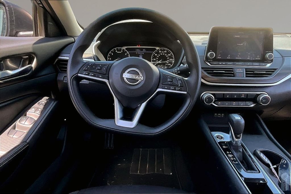 Used 2025 Super Black Clearcoat Nissan 2.5 SV image 8