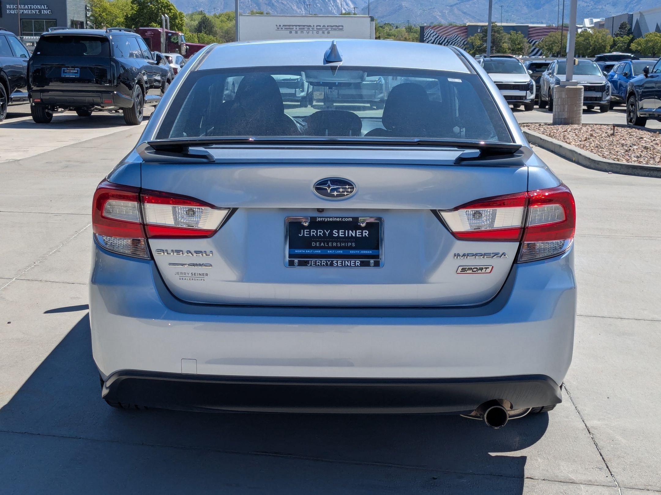 Used 2018 Ice Silver Metallic Subaru Sport image 4