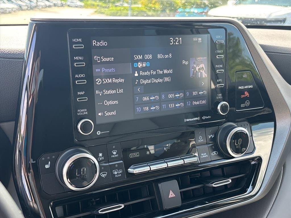 2021 Toyota Highlander XLE - Photo 13