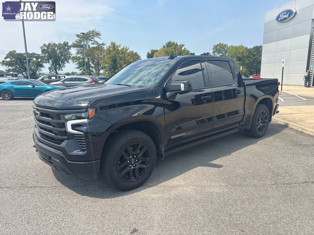Used 2025 Black Chevrolet High Country image 2