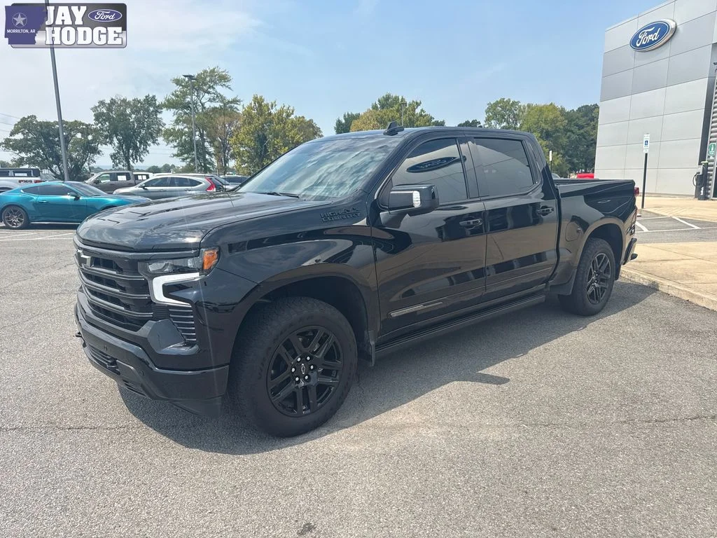 Used 2025 Black Chevrolet High Country image 2