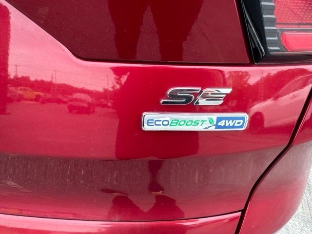 Used 2018 Ruby Red Metallic Ford SE image 2