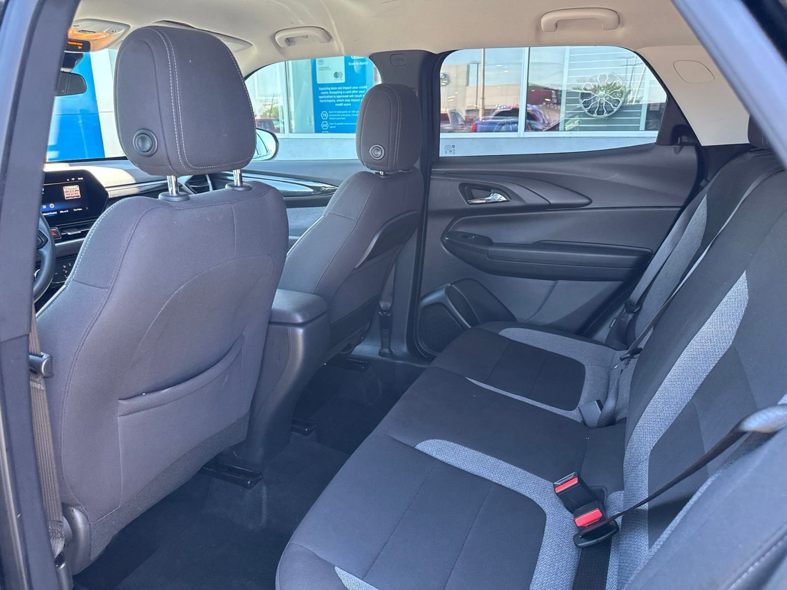 Used 2025 Mosaic Black Metallic Chevrolet LT image 18
