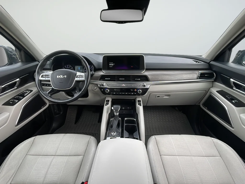 Used 2022 Gray Kia EX image 10