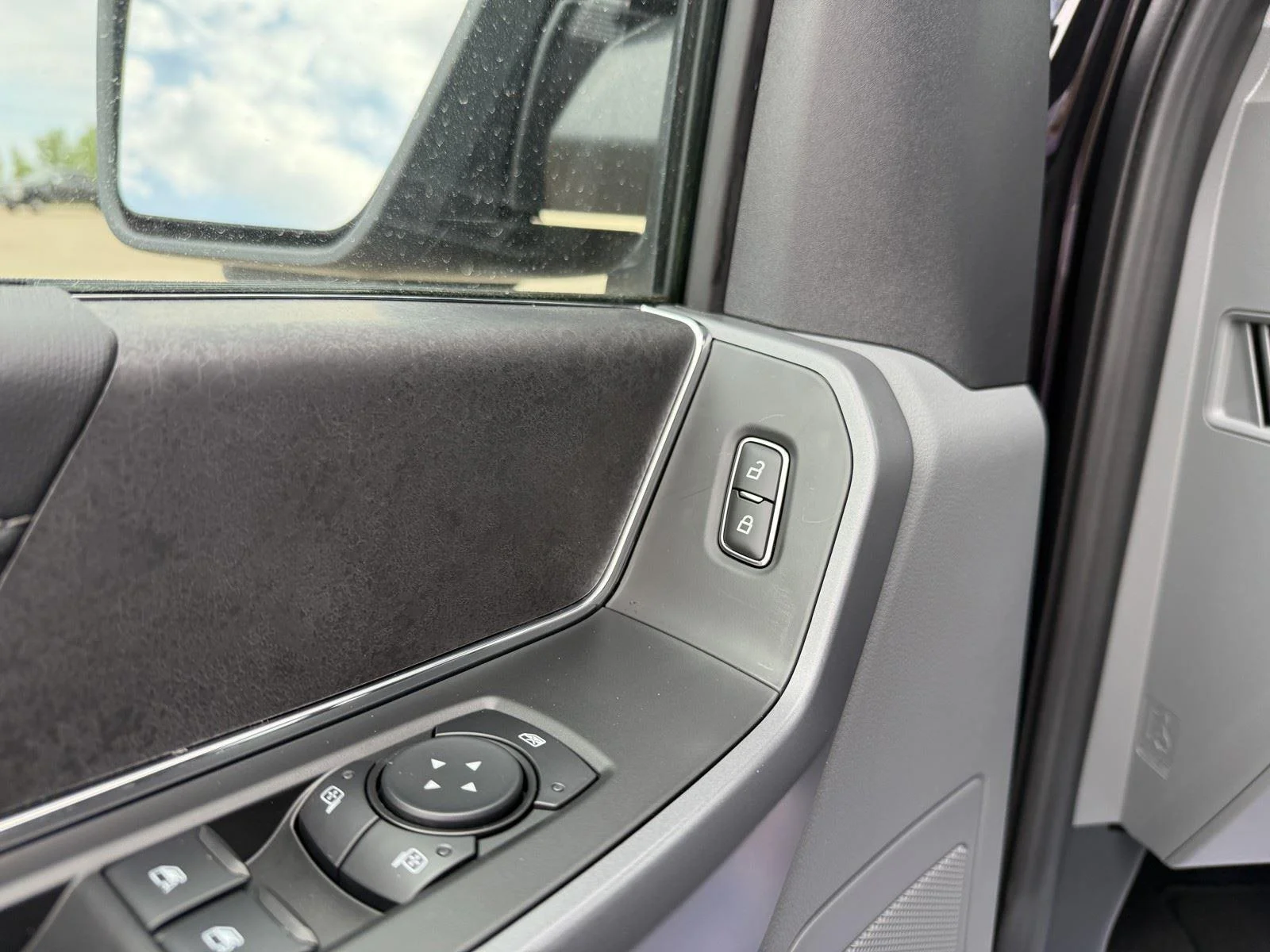 New 2026 Agate Black Metallic Ford XLT image 12