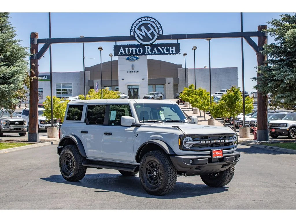 New 2026 AVALANCHE GRAY Ford Outer Banks image 1