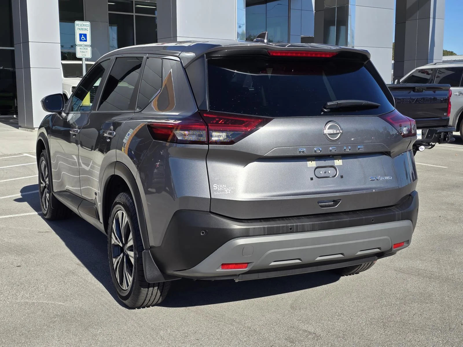 Used 2023 Gun Metallic Nissan SV image 5