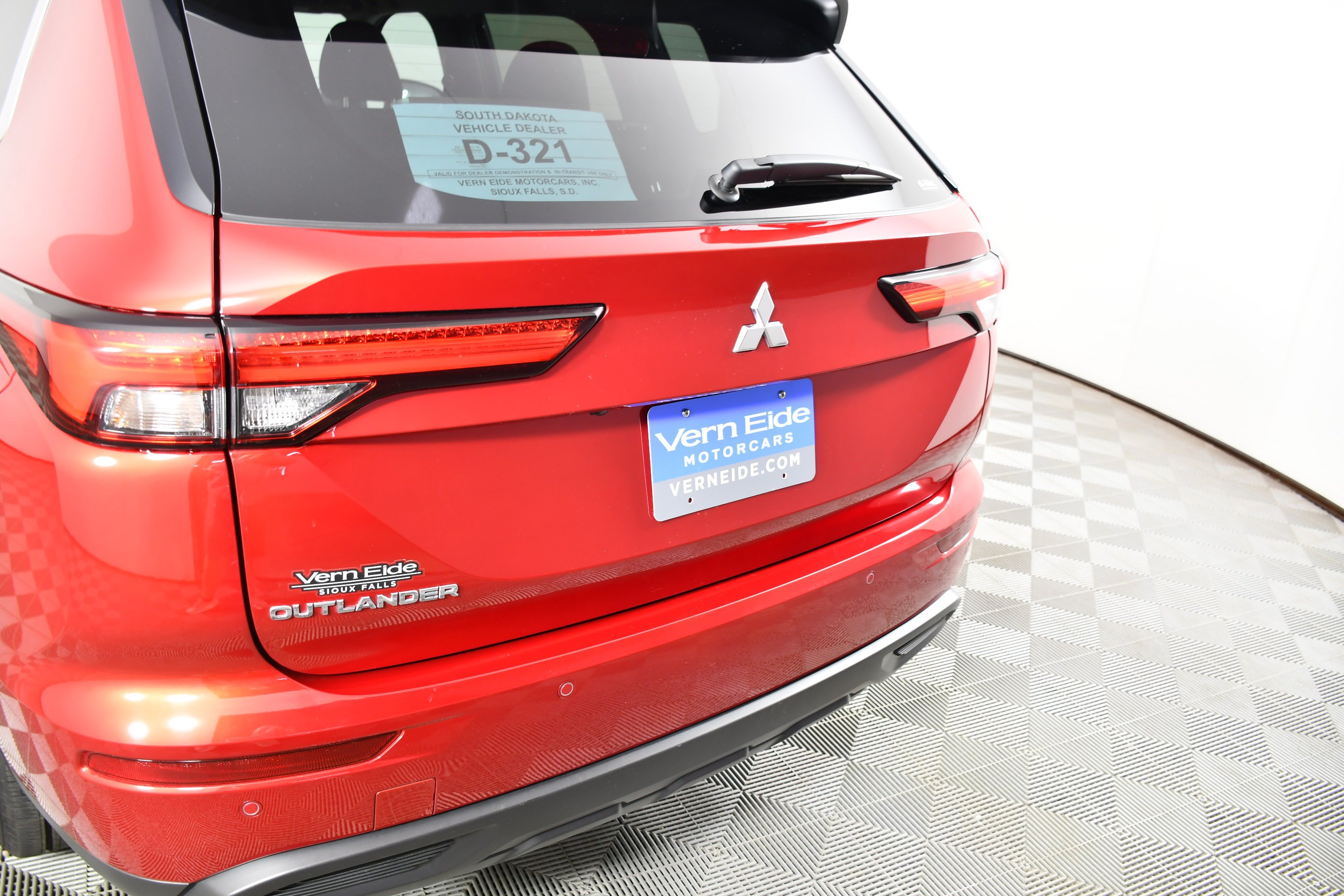 Certified Used 2024 Red Diamond Mitsubishi ES image 15