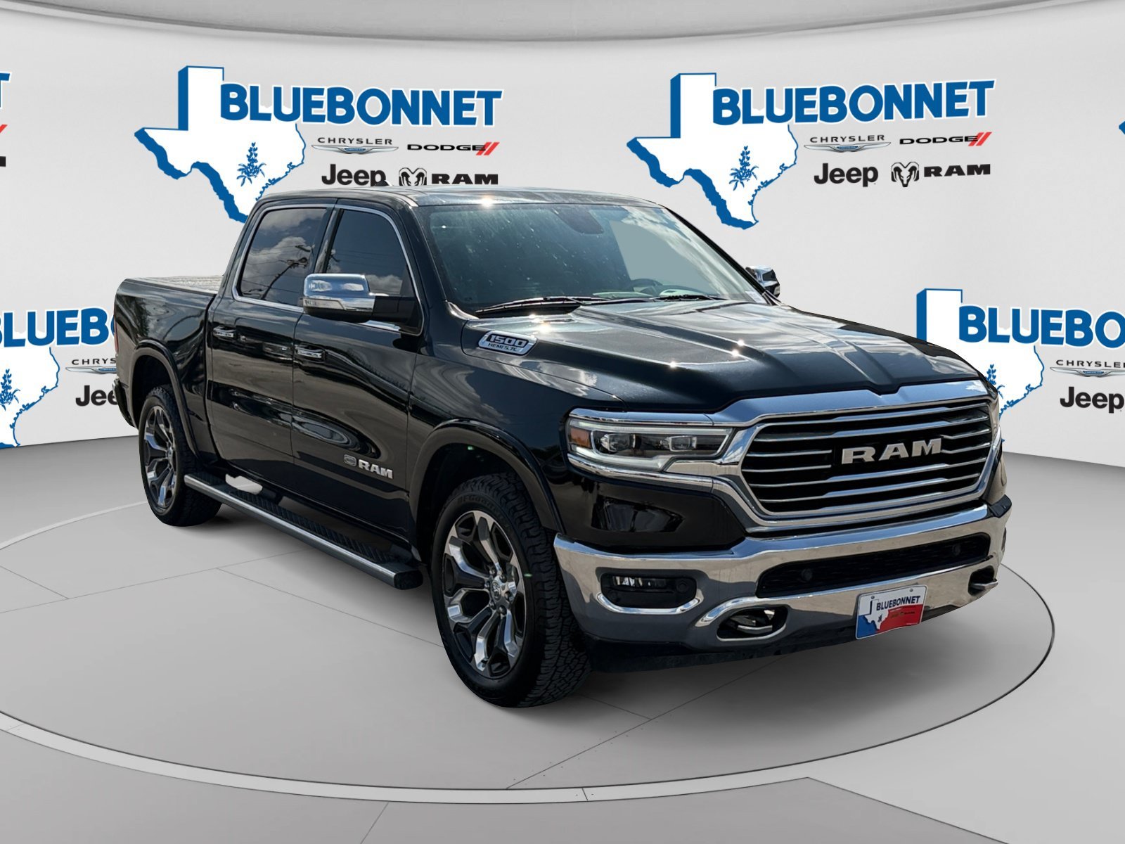 Used 2019 Diamond Black Crystal Pearlcoat Ram Longhorn image 3