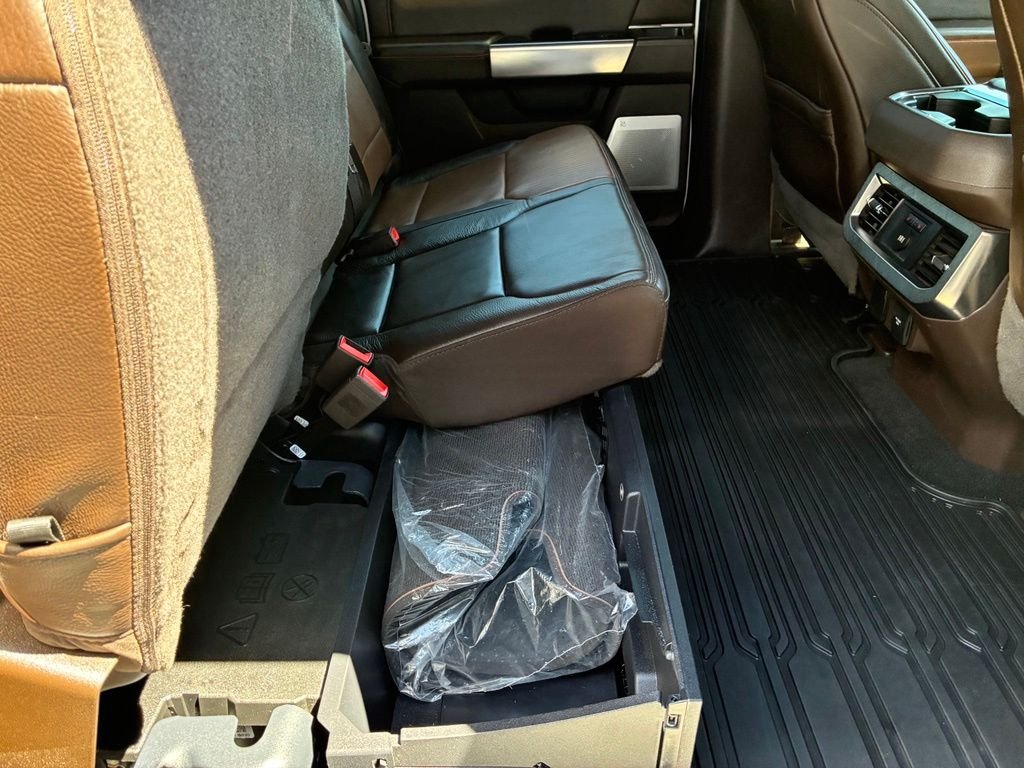 Used 2024  Ford King Ranch image 39