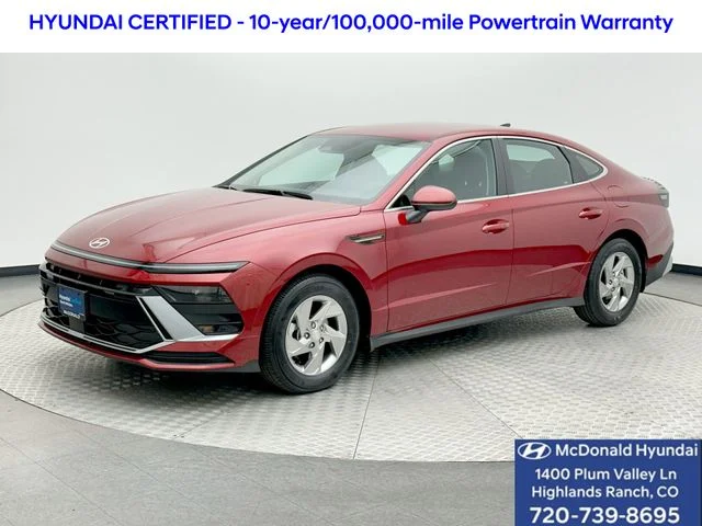 Used 2025 Red Hyundai SE image 1