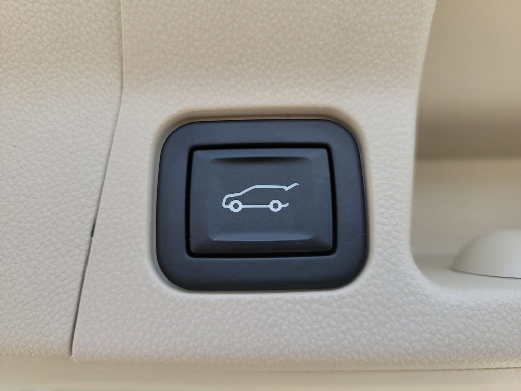2023 GMC Acadia Denali - Photo 9