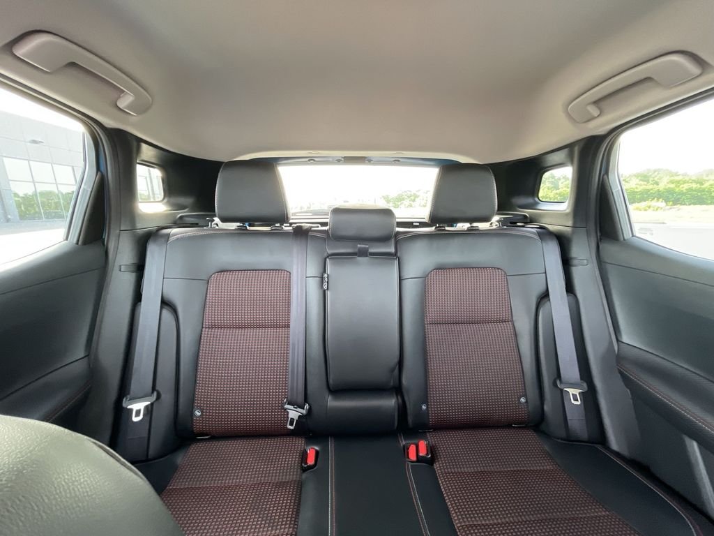 Used 2025 White Nissan SR image 12