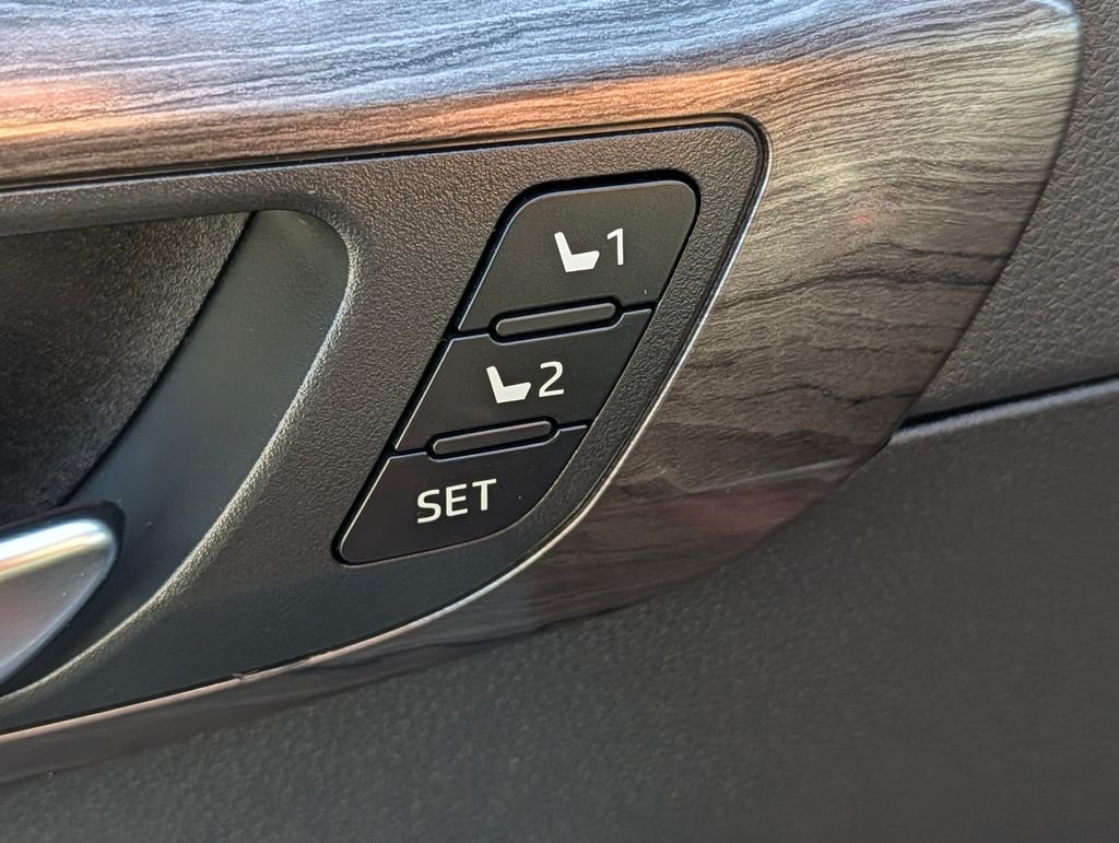 2022 Toyota Highlander Limited - Photo 22