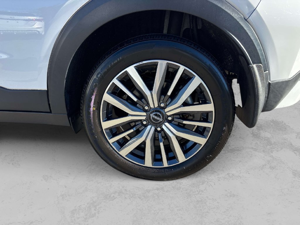 Used 2024 White Nissan SV image 29
