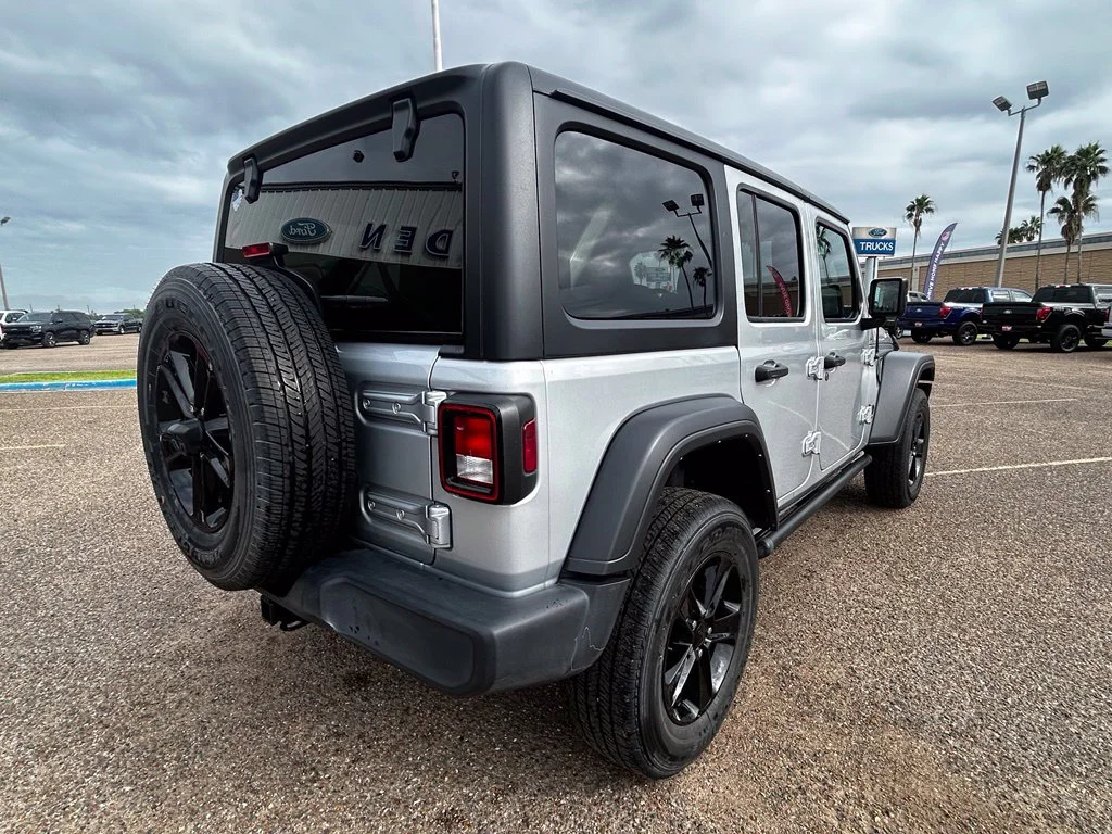 Used 2023 Silver Jeep Sport image 7