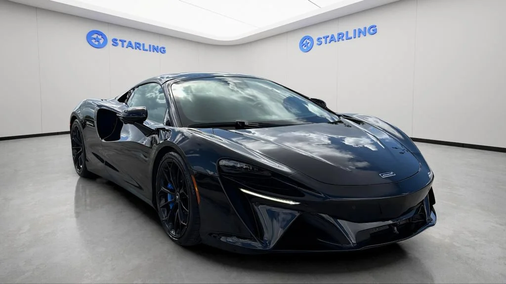 Used 2026  McLaren Spider image 14