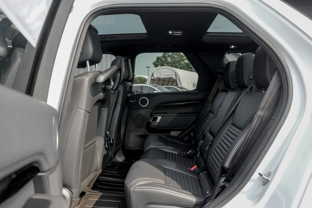 Certified Used 2025 Fuji White Land Rover S image 15