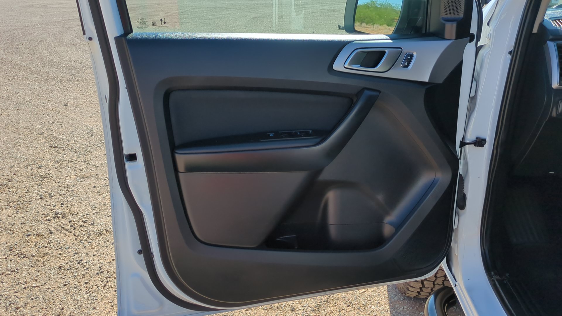 Used 2023 Oxford White Ford XLT image 11