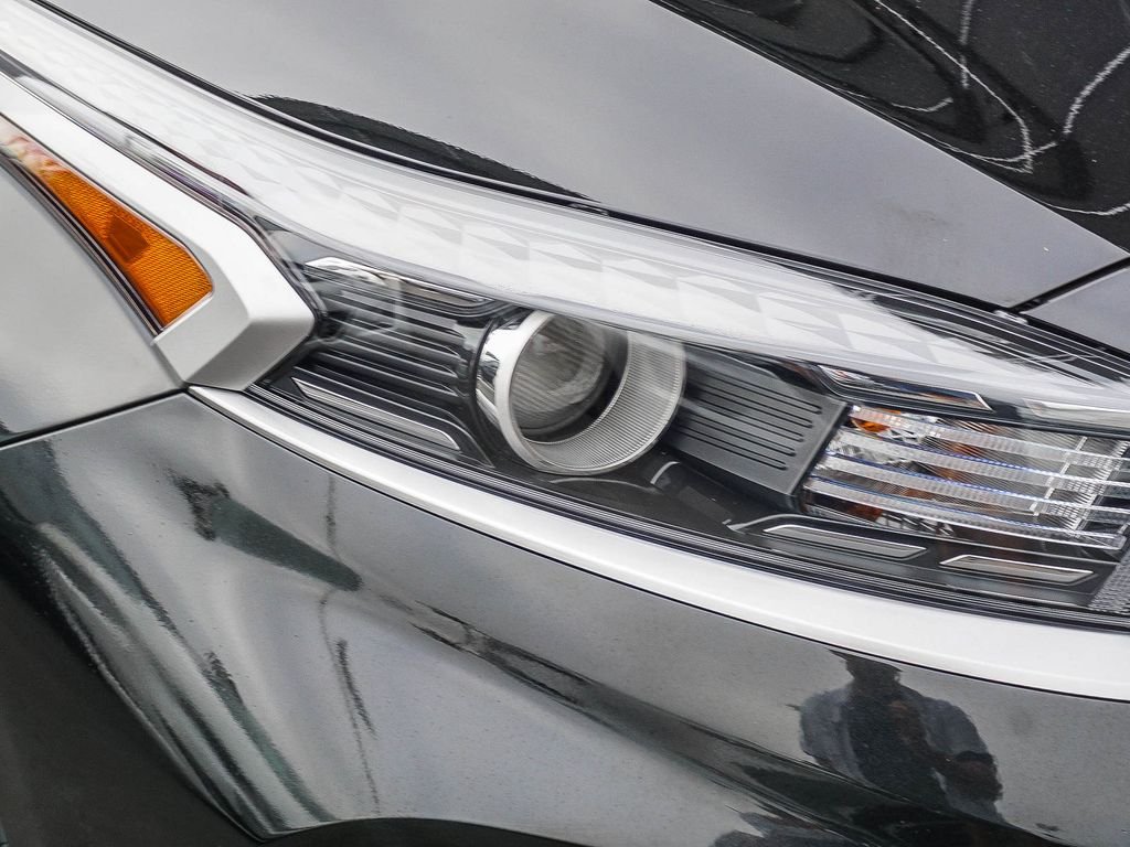 Used 2024 Black Kia LXS image 11