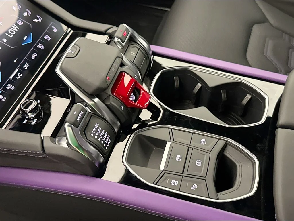 New 2026  Lamborghini SE image 17