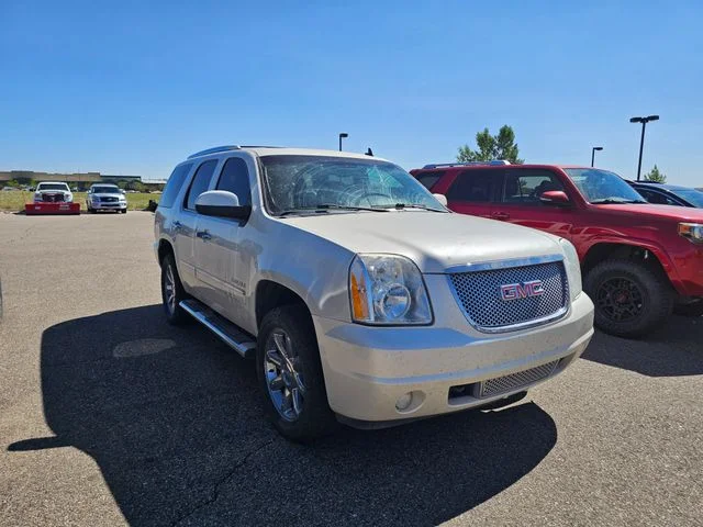 Used 2014 White Diamond Clearcoat GMC Denali image 3
