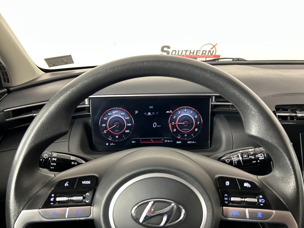Used 2024 White Hyundai SEL image 13