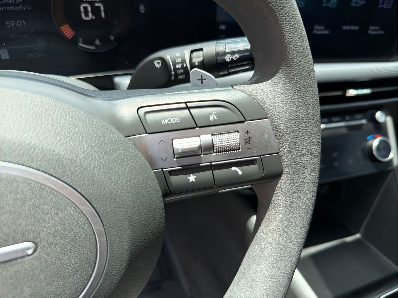 Used 2024 Silver Hyundai SEL image 16