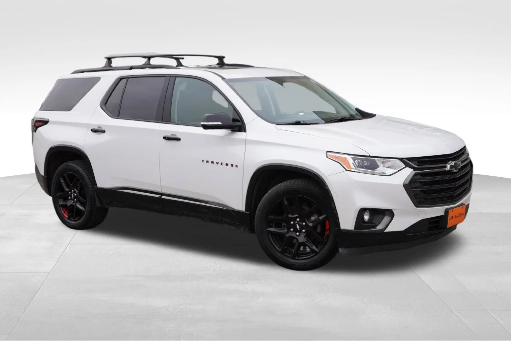 Certified Used 2019 Iridescent Pearl Tricoat Chevrolet Premier image 2