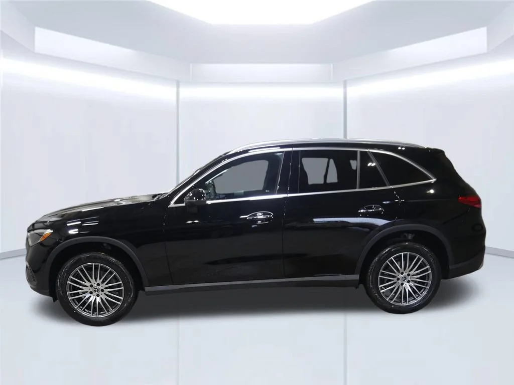 New 2026 Black Mercedes-Benz GLC 300 image 2