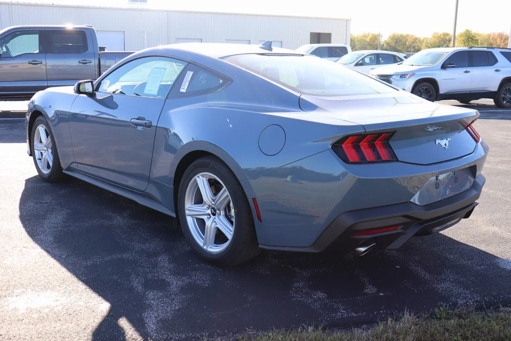 2026 Ford Mustang EcoBoost Fastback - Photo 9