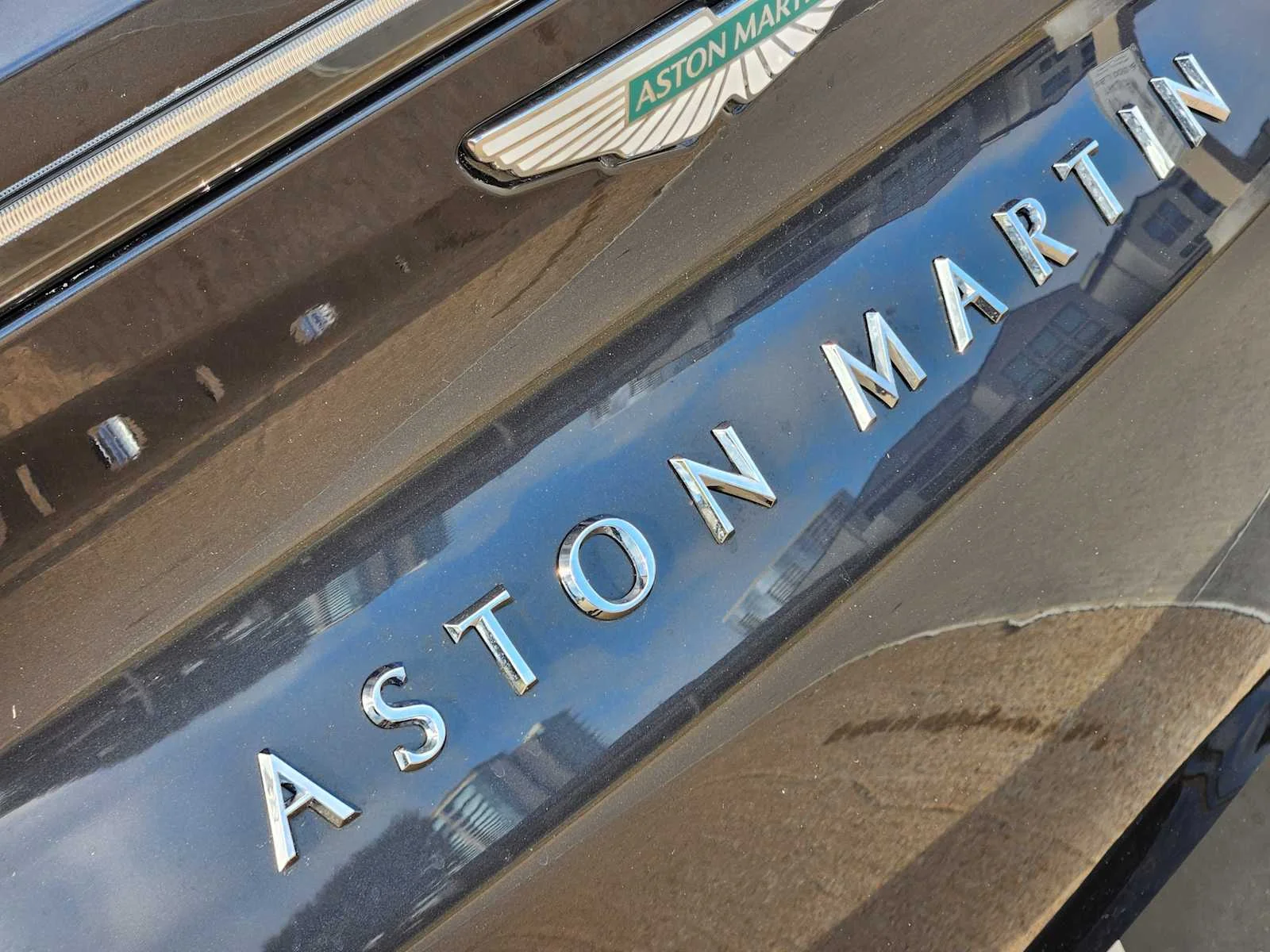 Used 2025 Apex Grey Aston Martin 707 image 8