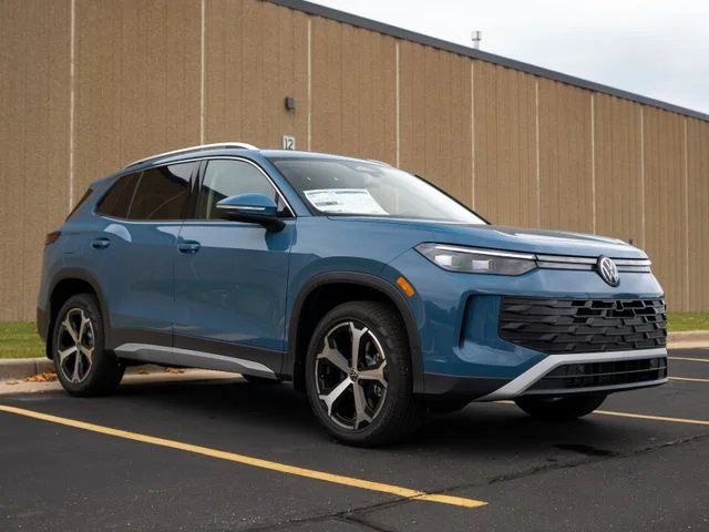 2026 Volkswagen Tiguan 2.0T SE 4Motion's photo