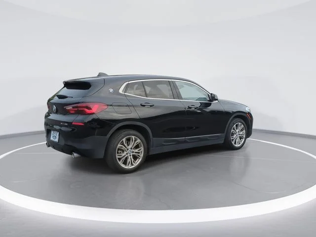 Used 2022 Black BMW sDrive28i image 8