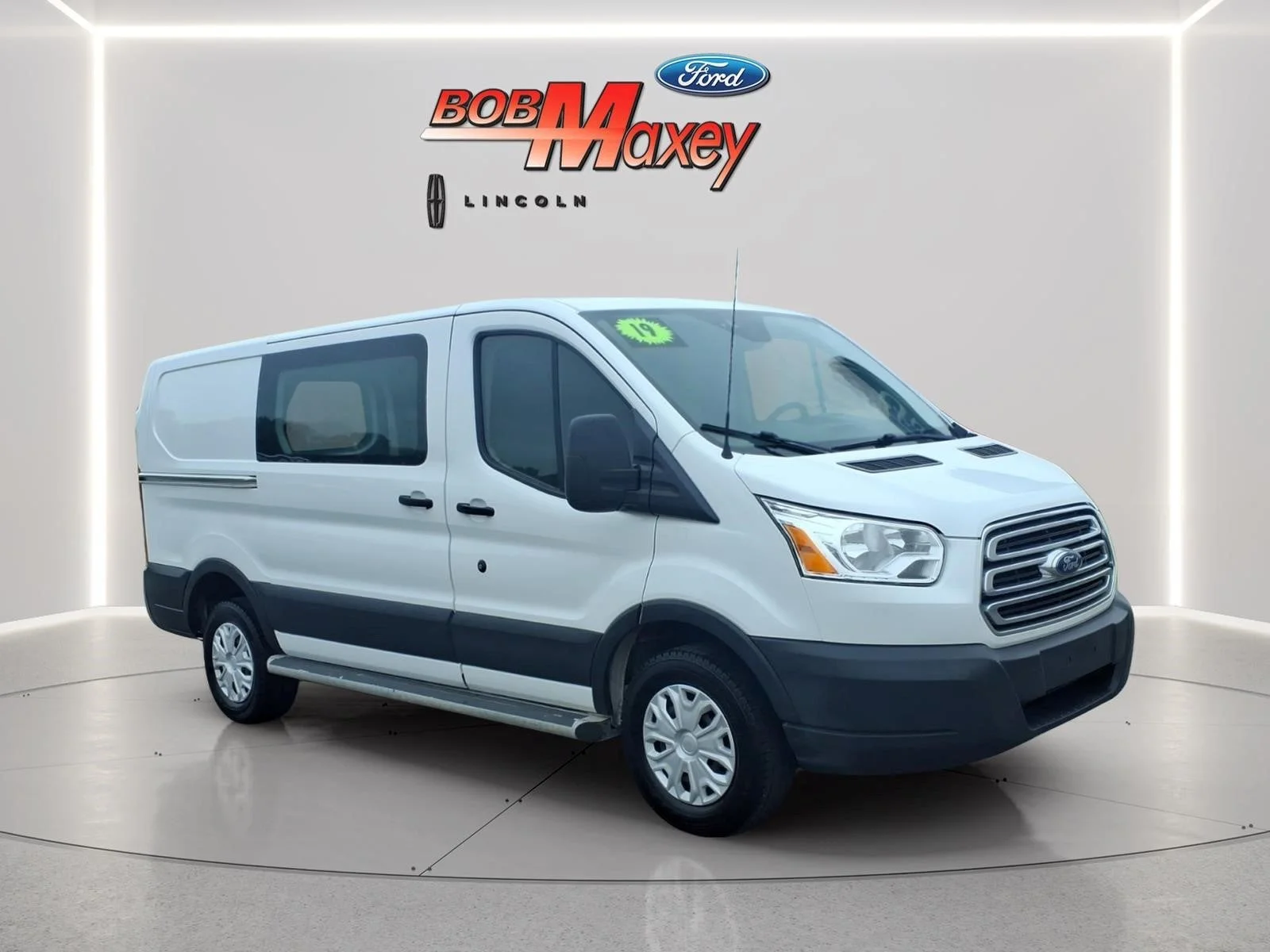 Used 2019 Oxford White Ford Base image 3