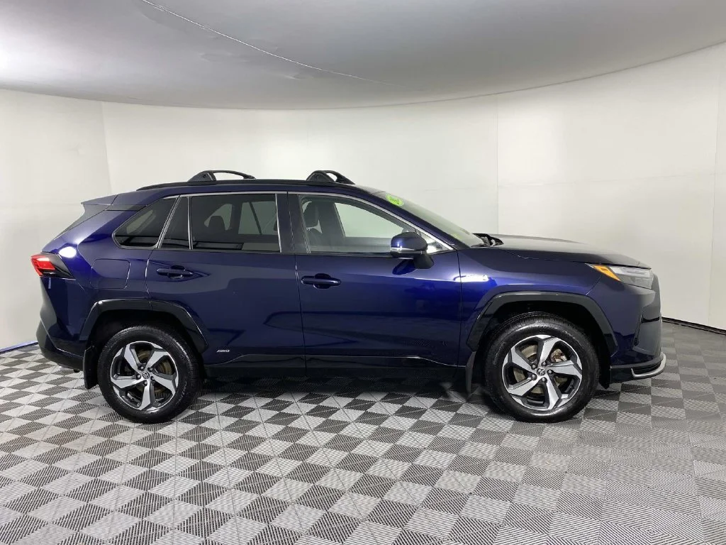 Used 2022 Blueprint Toyota SE image 11