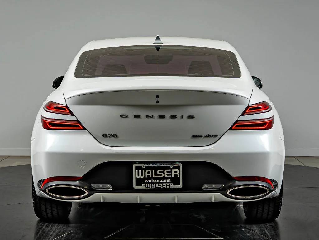Used 2022 Uyuni White Genesis 3.3T image 6