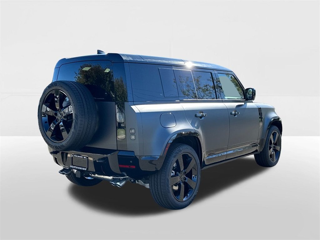 2026 Land Rover Defender 110 X-Dynamic SE photo 4