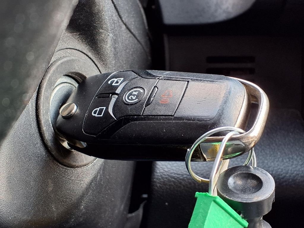 Used 2019 White Ford XLT image 24