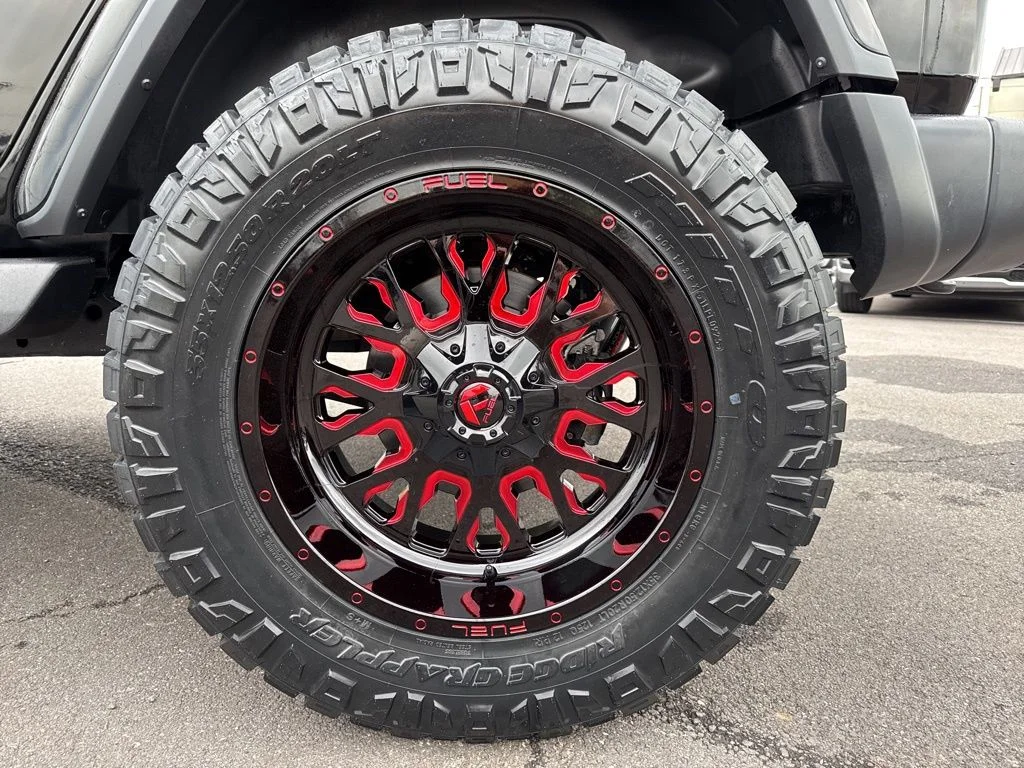 Used 2020 Black Jeep Unlimited Sahara image 12