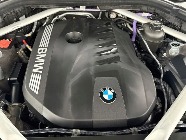 Used 2023 Gray BMW xDrive40i image 32