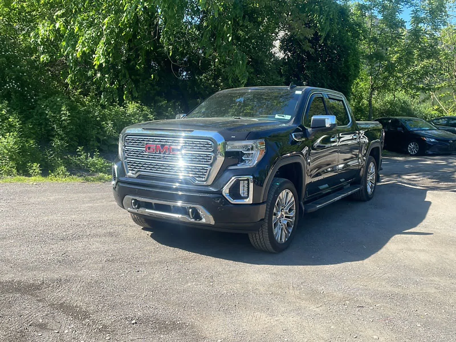 2020 GMC Sierra 4WD Crew Cab Short Box Denali's photo