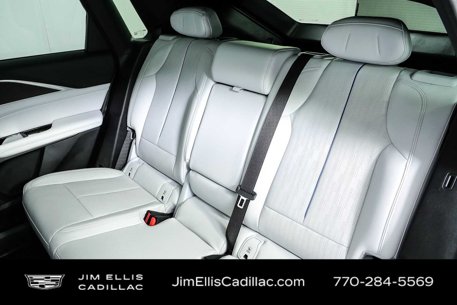 Used 2024 Crystal White Tricoat Cadillac Sport image 17