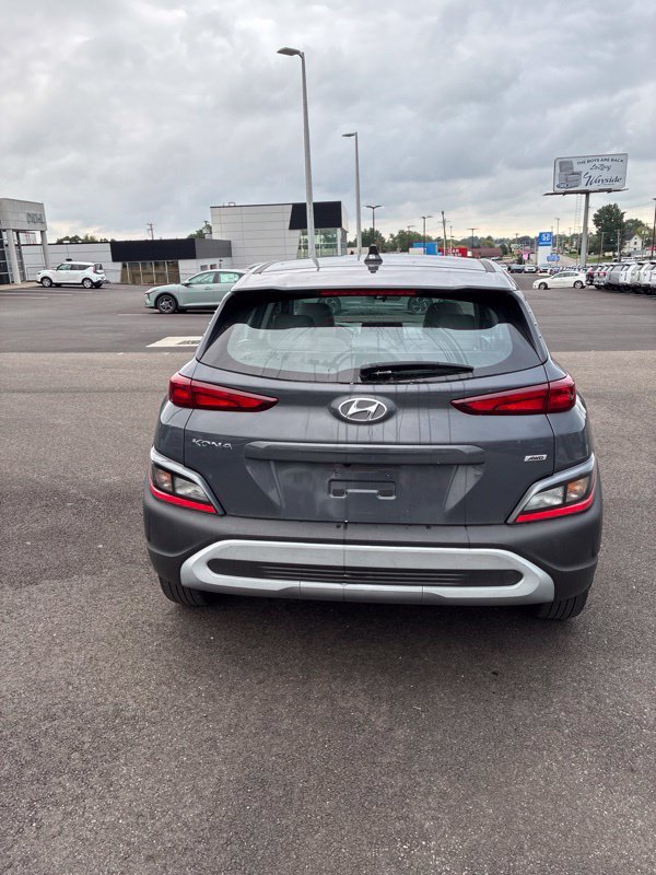 Certified Used 2023 Gray Hyundai SE image 4