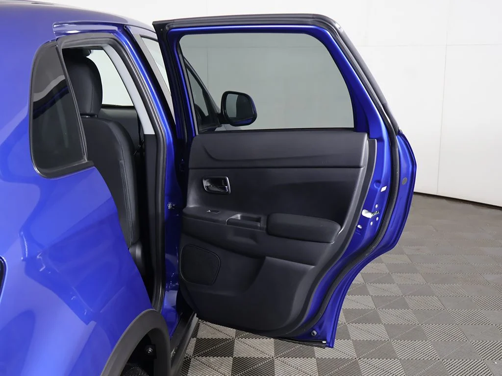 New 2026 Blue Mitsubishi 2.0 ES image 18