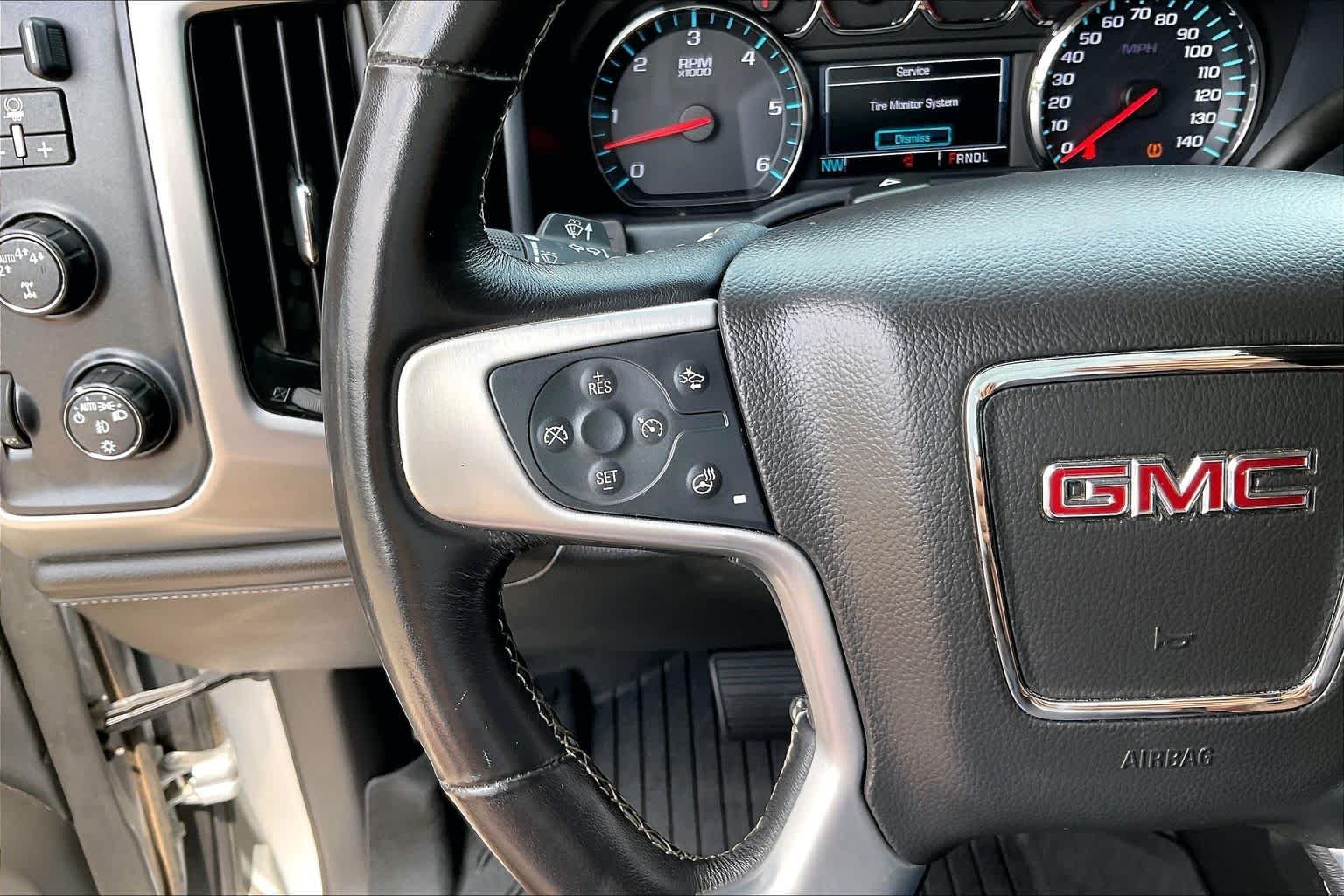 Used 2018 Quicksilver Metallic GMC SLT image 23