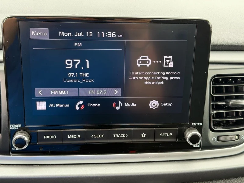 Used 2022 Clear White Kia LX image 10