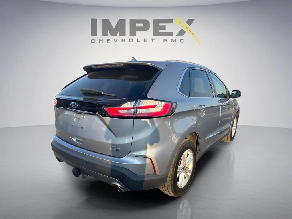 Used 2020  Ford SEL image 5