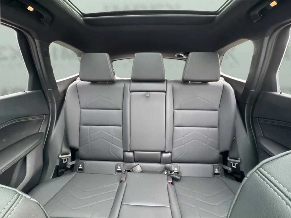 Used 2023 Black BMW xDrive28i image 12