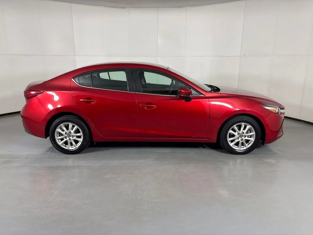 Used 2017 Red Mazda Sport image 9